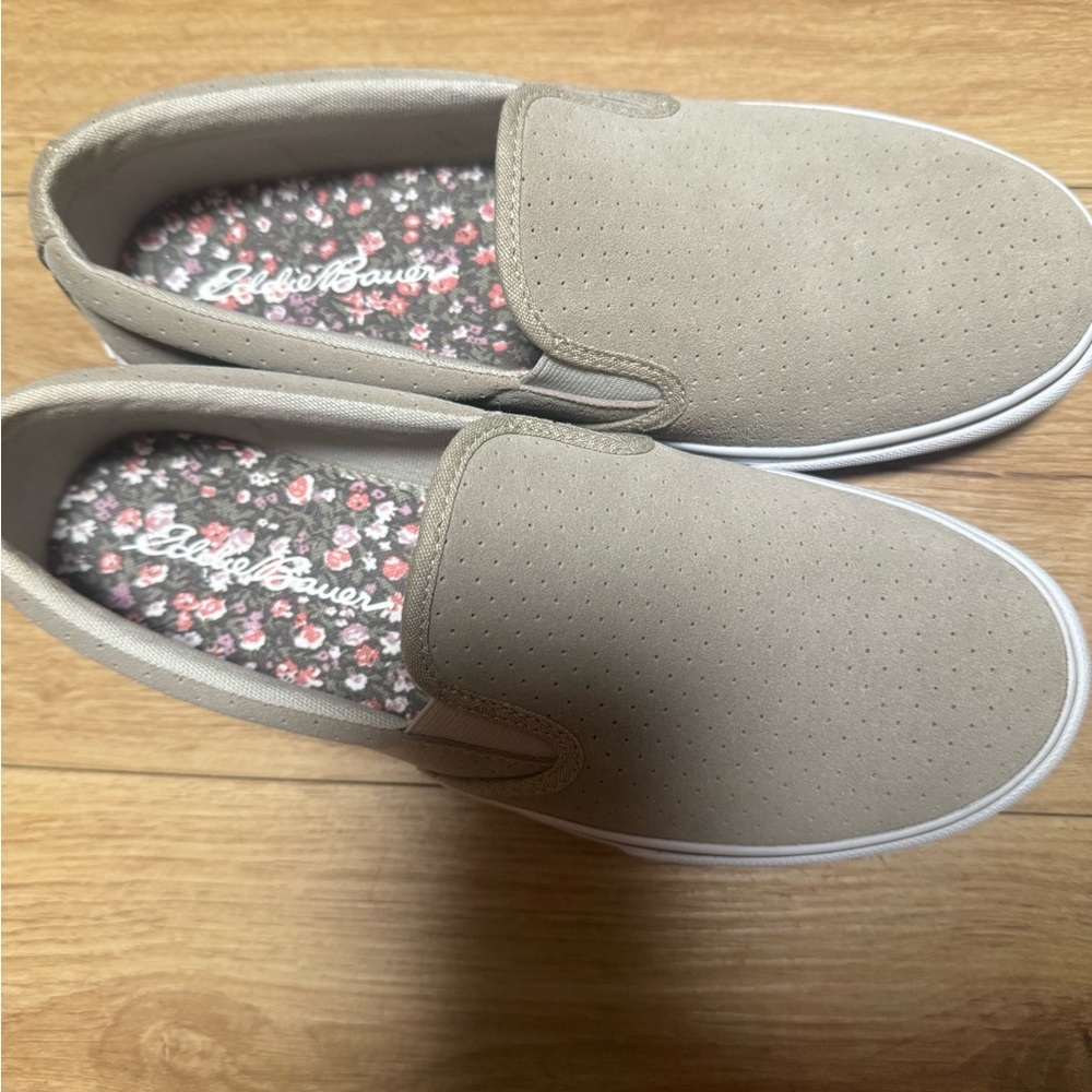 Eddie Bauer Taupe Slip-On Sneakers with Floral Insole